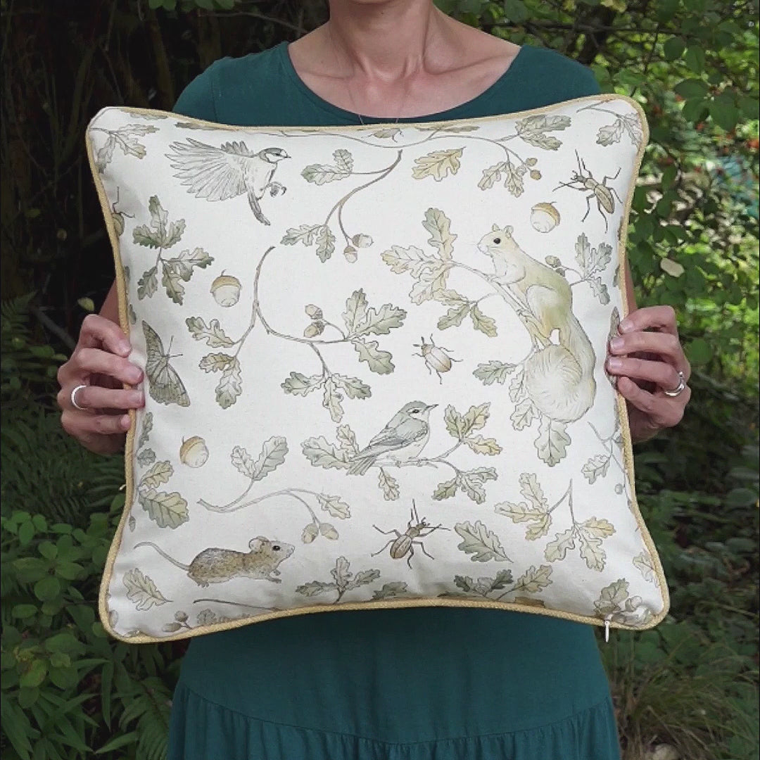 Wild Oak Pattern Gold Edged Cushion Cover