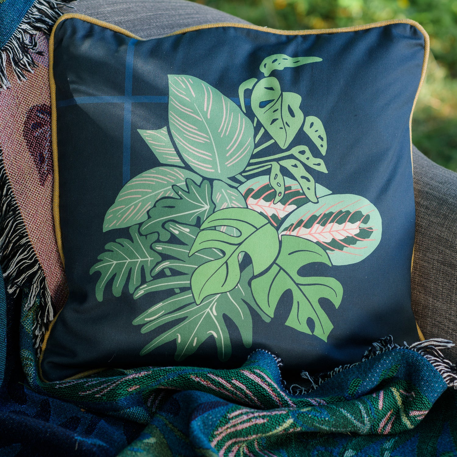 Indoor Jungle Gold Cushion Cover